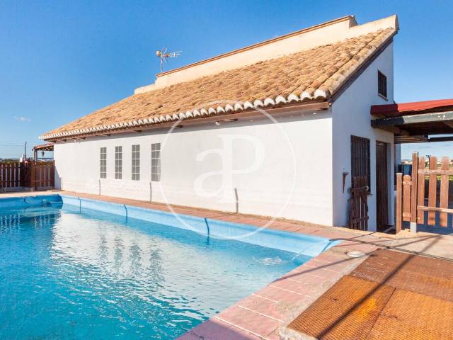 Chalet en venta en l'Horta Nord, Valencia