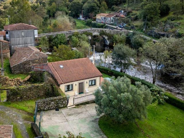 Chalet en venta en Melide, Terra de Melide