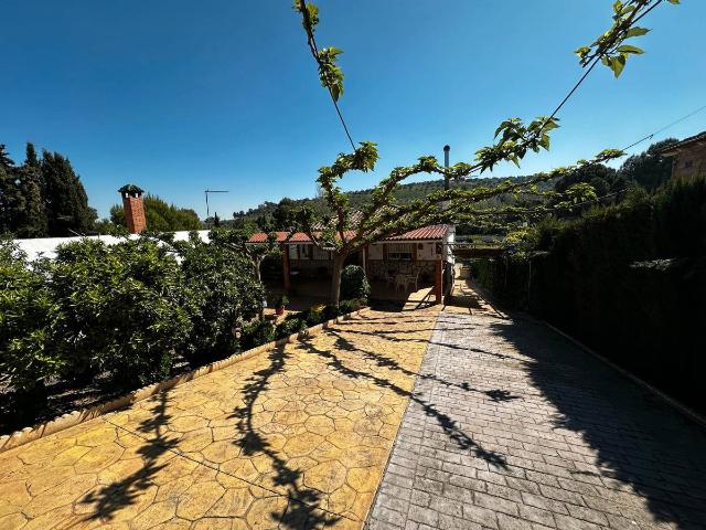 Villa en venta en Mengíbar