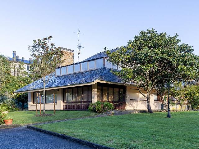 Chalet en venta en Oleiros, A Coruña