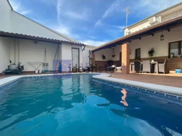 Villa en venta en Miajadas