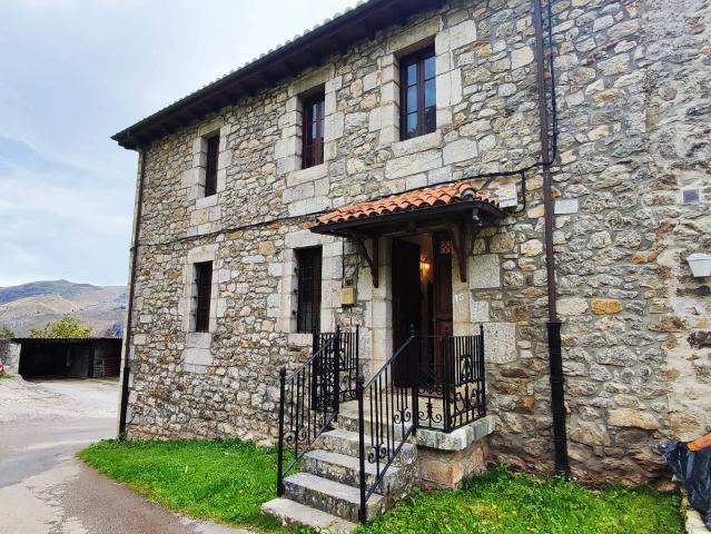 Chalet en venta en Miera, Cantabria
