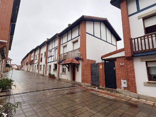 Chalet en venta en Casco Histórico, Castro-urdiales
