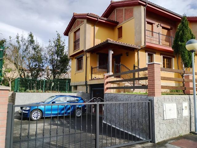 Chalet en venta en Casco Histórico, Castro-urdiales