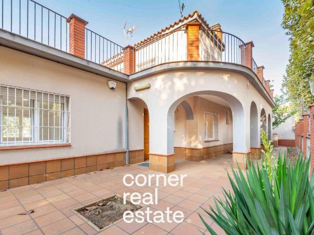 Villa en venta en Sant Cugat Del Vallès