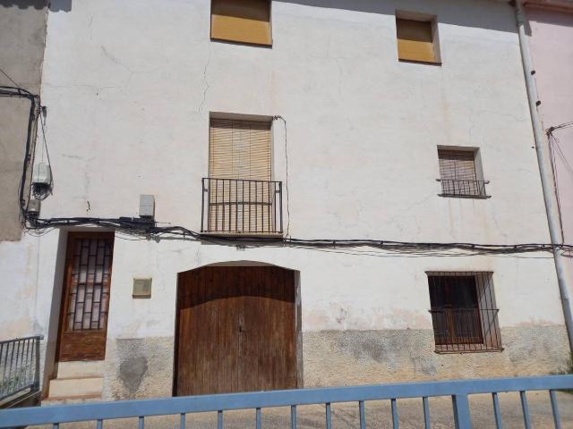 Villa en venta en Miravet