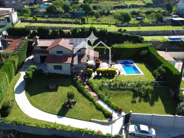 Chalet en venta en O Cruceiro, O Morrazo