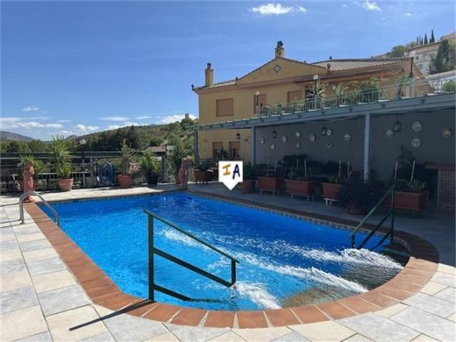 Villa en venta en Moclín