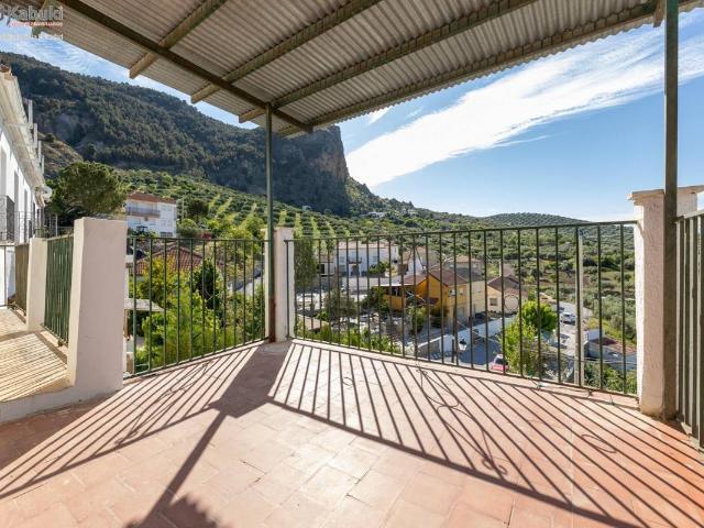 Villa en venta en Moclín
