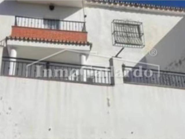 Villa en venta en Moclinejo