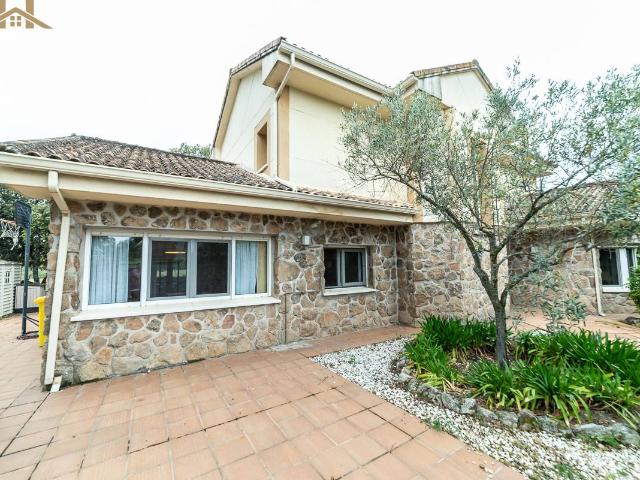 Chalet en venta en Valdemorillo, Madrid