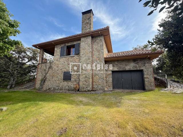 Chalet en venta en Valdemorillo, Madrid