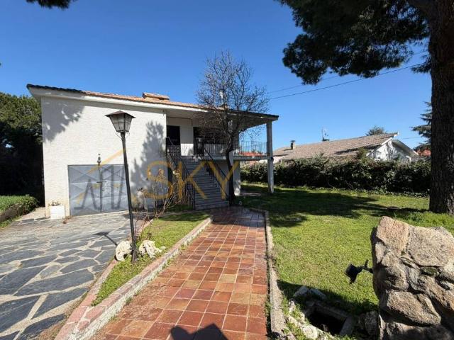 Chalet en venta en Valdemorillo, Madrid