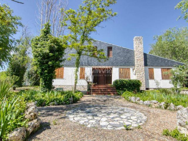 Villa en venta en Mojados