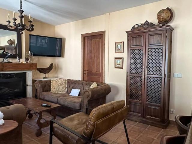 Chalet en venta en Mombeltrán, Ávila