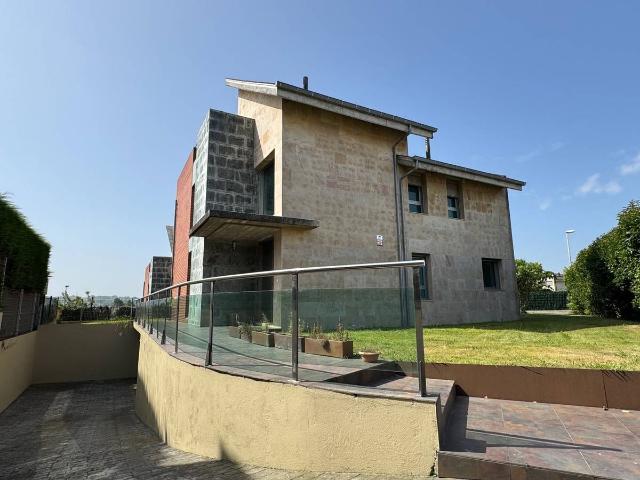 Chalet en venta en Bezana, Santa Cruz De Bezana