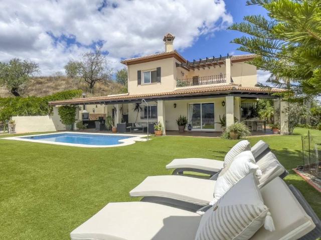 Villa en venta en Monda