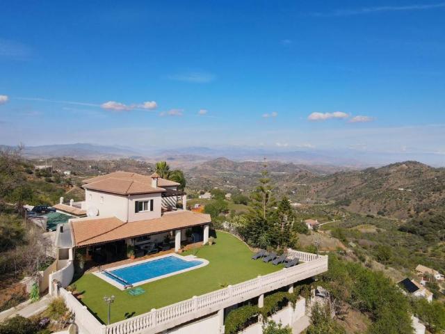Villa en venta en Monda