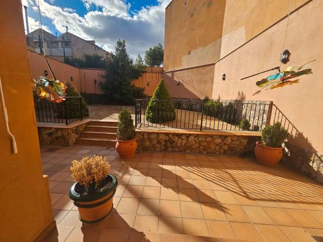 Chalet en venta en Mondéjar, Guadalajara