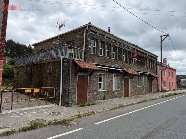 Chalet en venta en Monfero, O Eume