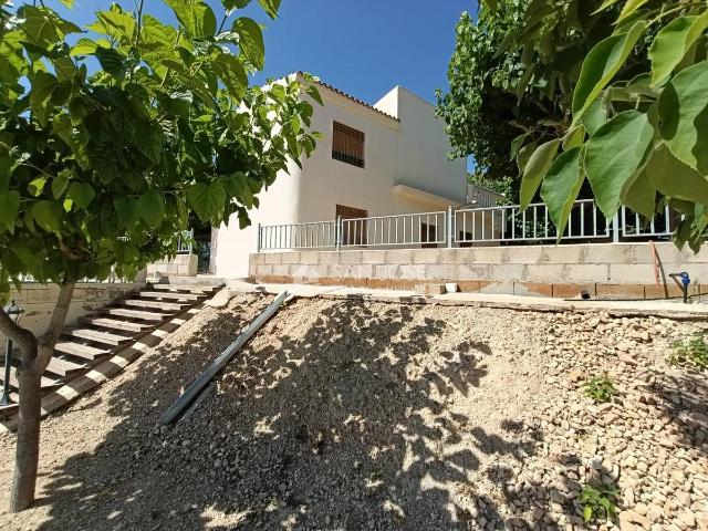 Chalet en venta en Mujeres Deportistas, el Vinalopó Mitjà / El Vinalopó Medio
