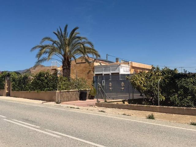 Chalet en venta en Mujeres Deportistas, el Vinalopó Mitjà / El Vinalopó Medio