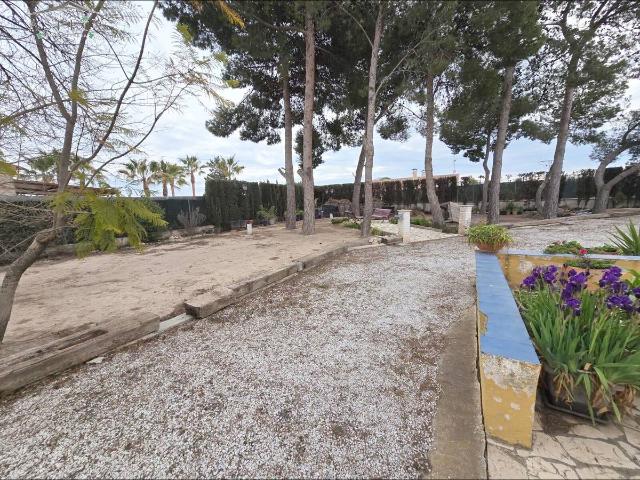 Chalet en venta en Mujeres Deportistas, el Vinalopó Mitjà / El Vinalopó Medio