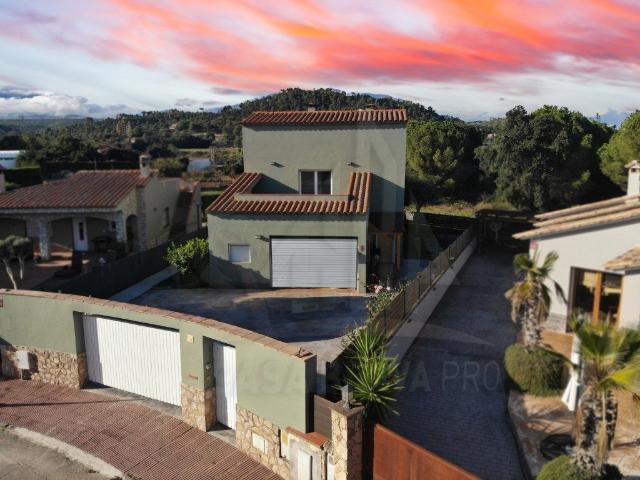 Villa en venta en Mont-ras