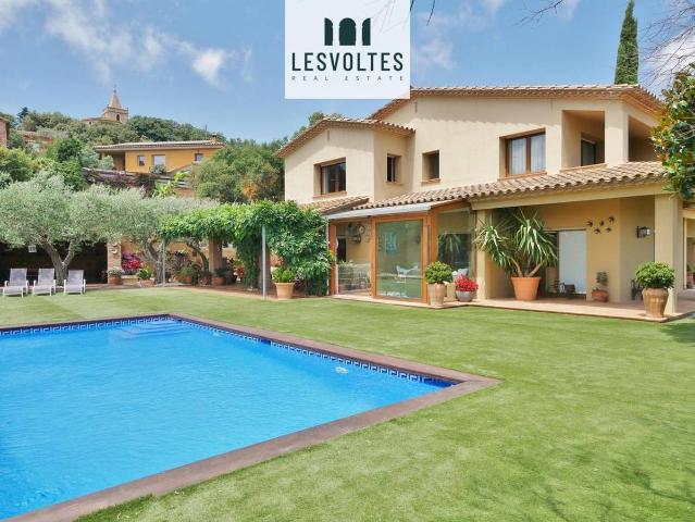 Villa en venta en Mont-ras