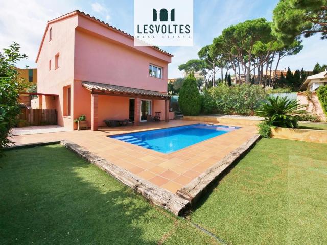 Villa en venta en Mont-ras