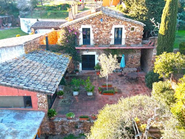 Villa en venta en Mont-ras