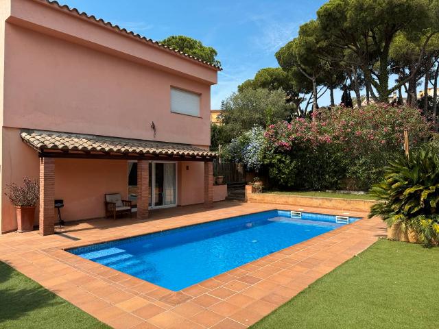 Villa en venta en Mont-ras