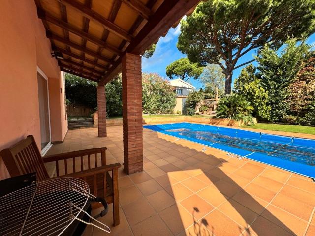 Villa en venta en Mont-ras
