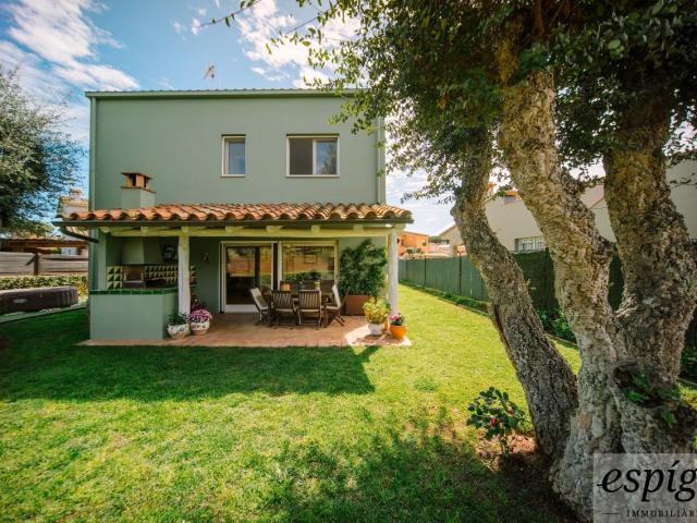 Villa en venta en Mont-ras