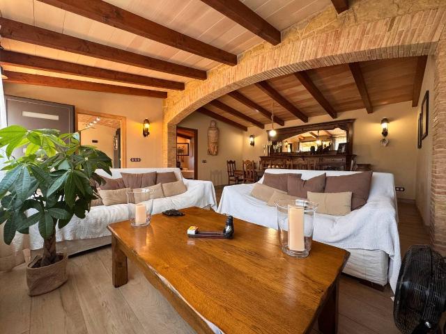 Villa en venta en Mont-ras