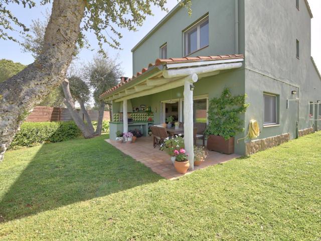 Villa en venta en Mont-ras