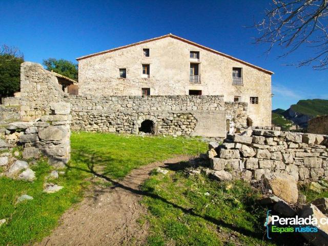 Chalet en venta en Montagut, Garrotxa