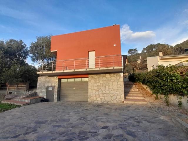 Chalet en venta en Montagut, Montagut I Oix