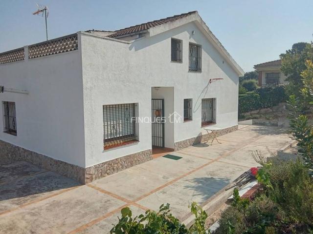Villa en venta en Maçanet De La Selva