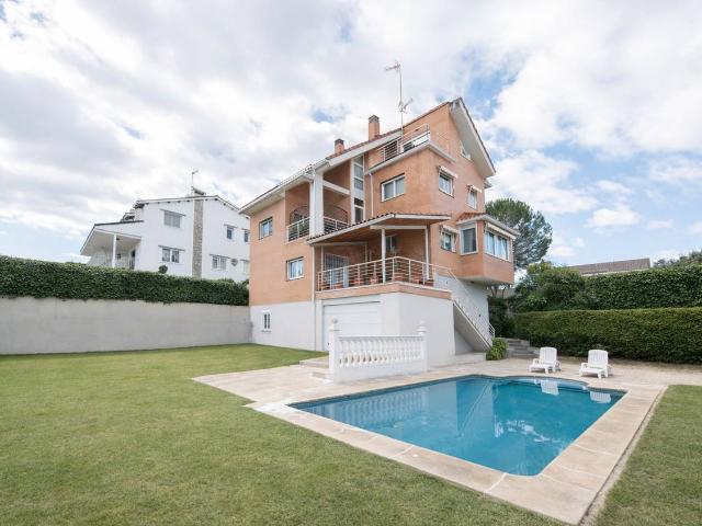 Chalet en venta en Rozas De Puerto Real, Madrid