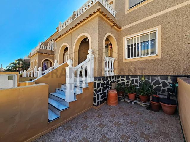 Villa en venta en Santa Pola