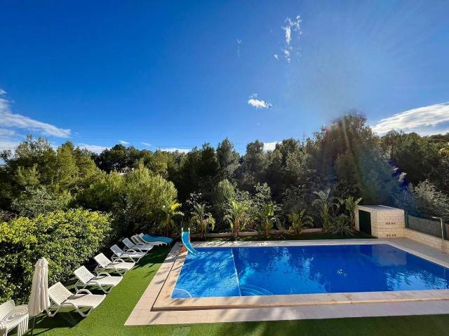 Villa en venta en La Nucia