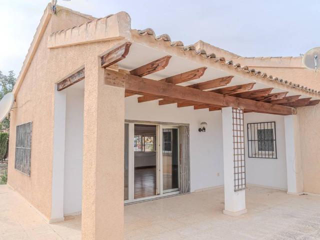 Villa en venta en La Nucia