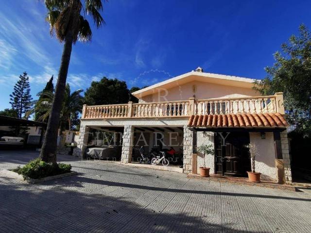 Villa en venta en La Nucia