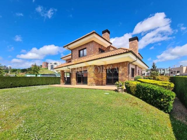 Chalet en venta en Centro, Oviedo