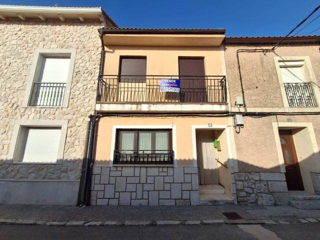 Villa en venta en Montemayor De Pililla