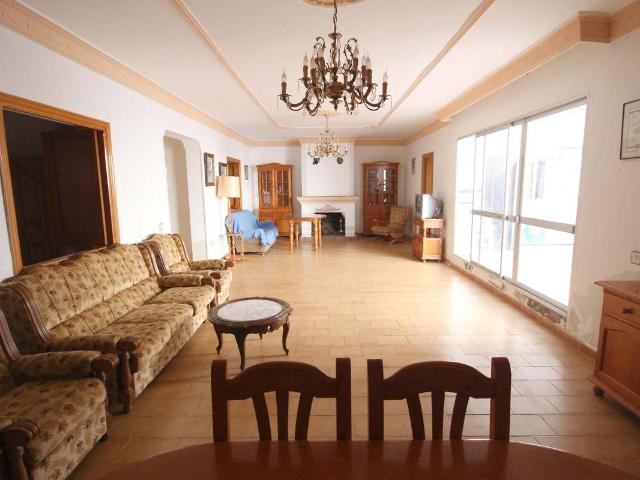 Villa en venta en Montijo