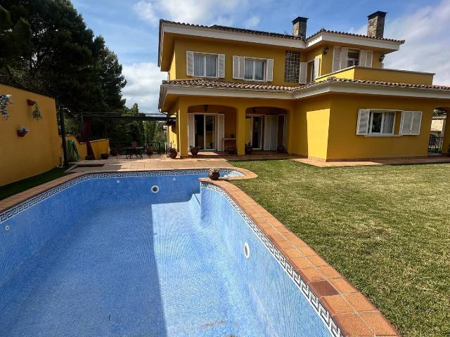 Chalet en venta en Montornès Centre, Vallès Oriental