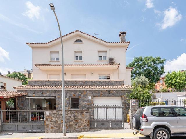 Chalet en venta en Montornès Centre, Vallès Oriental
