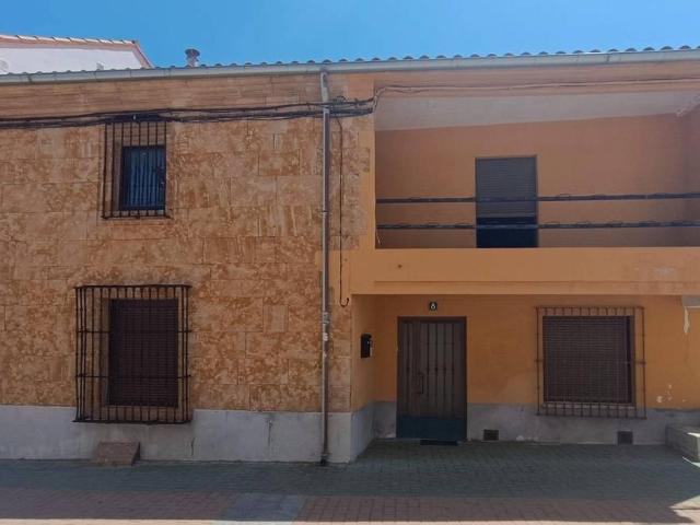 Chalet en venta en Morales del Vino, Zamora
